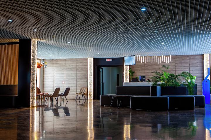 Entrance & Lobby