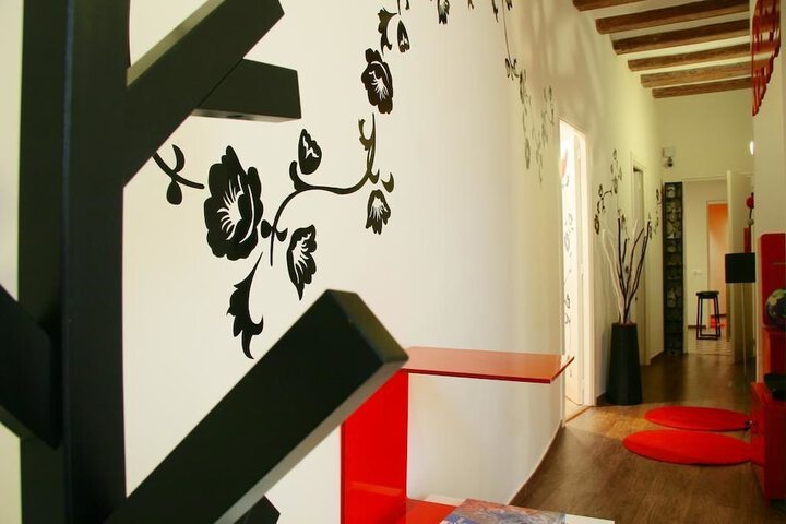 Exterior of Poprooms Barcelona