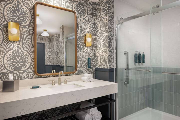 Bathroom shower