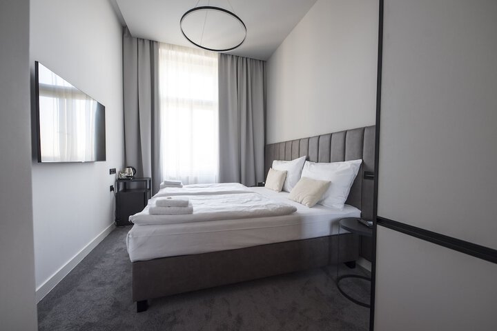 Room 12 of 41