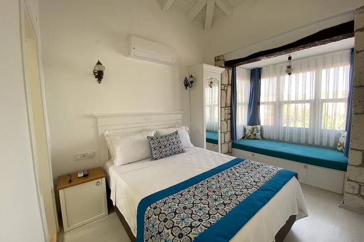 Room 2 of 30