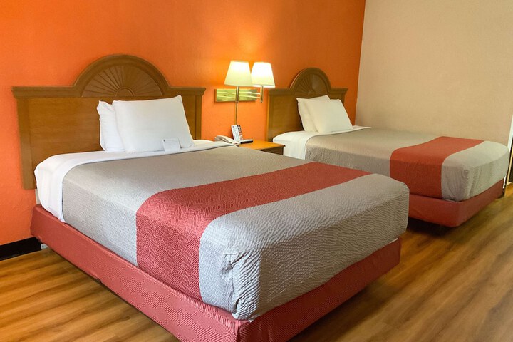 2 Queen Beds (5 of 5)