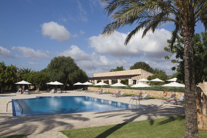 Hotel with Pool