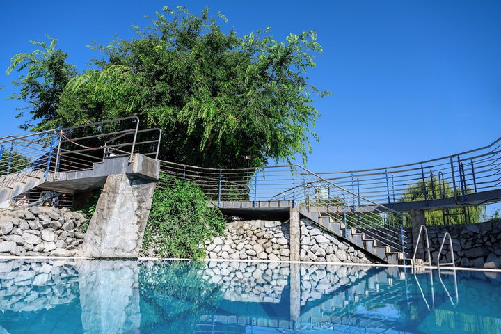 Pool 37 of 91