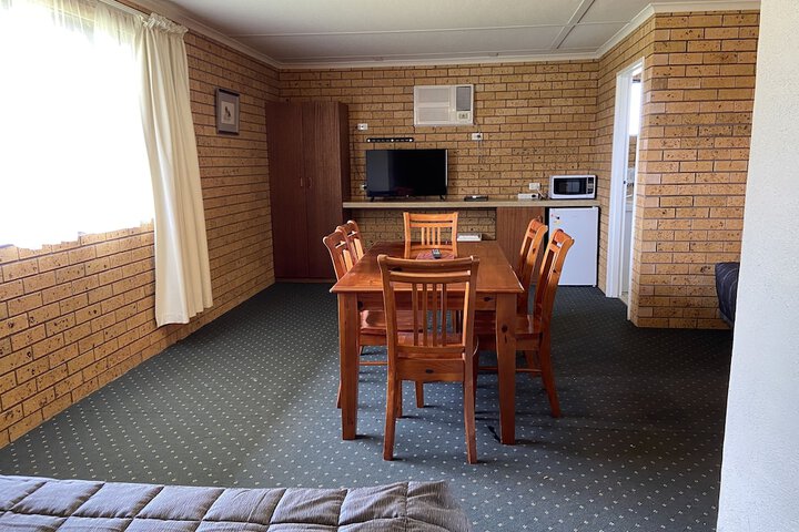 Room 10 of 60