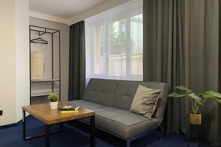 Room 4 of 14