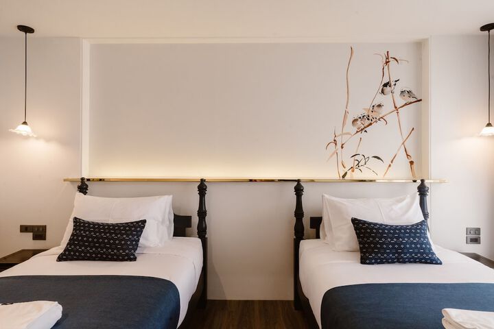 Room 28 of 59