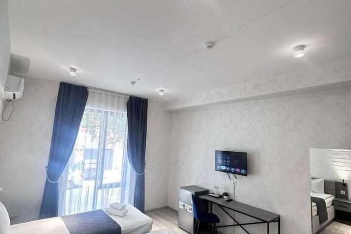 Room 12 of 62