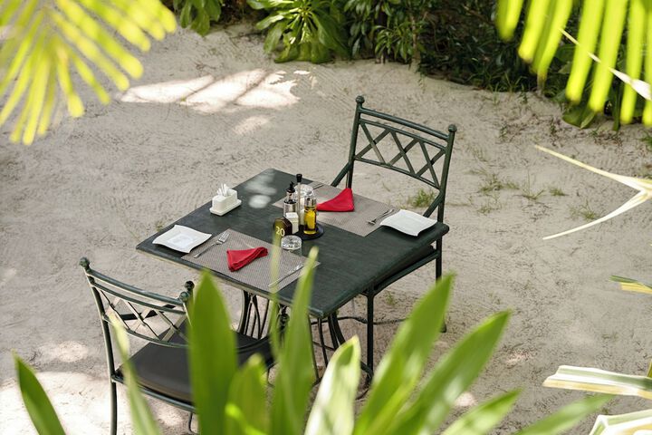 Dining 44 of 50