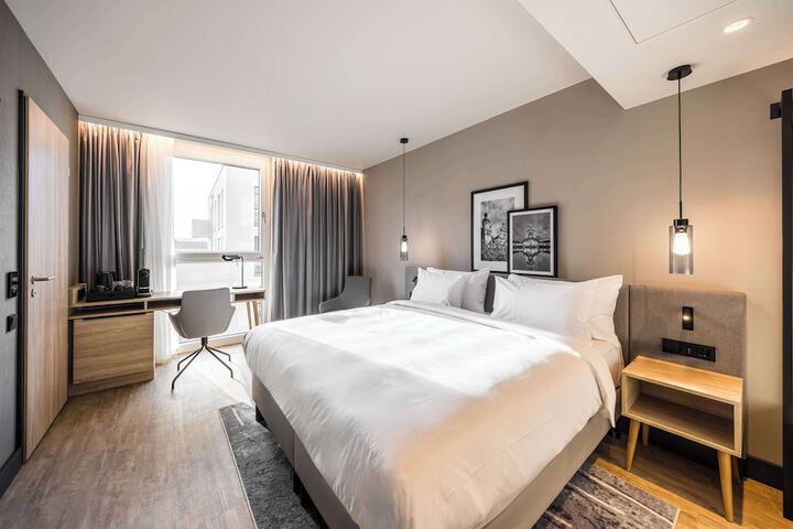 Room 20 of 108
