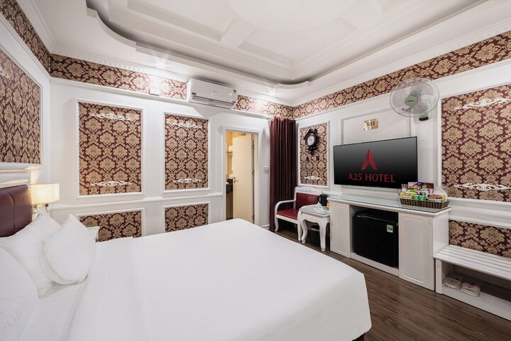 Room 13 of 22