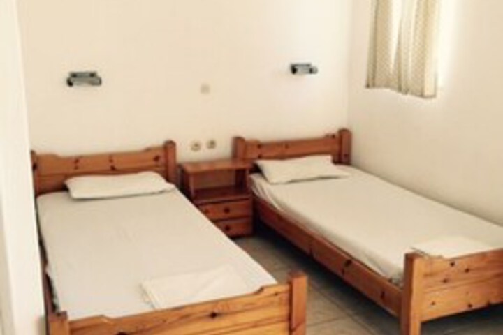 Room 7 of 13