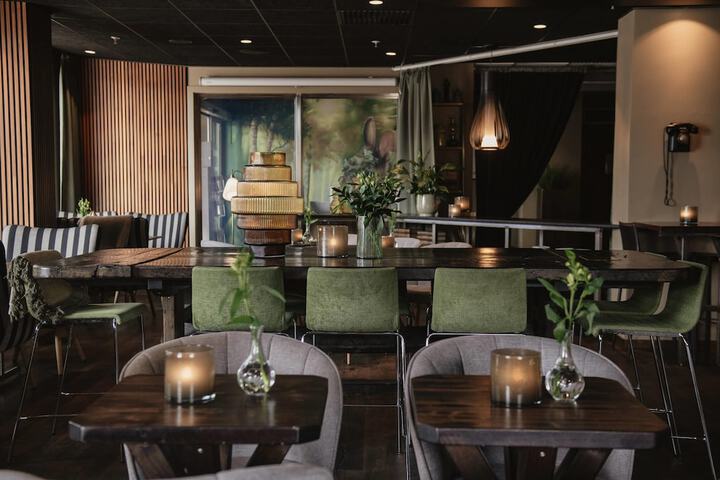 Guest Lobby