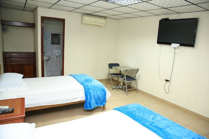 Room 4 of 32