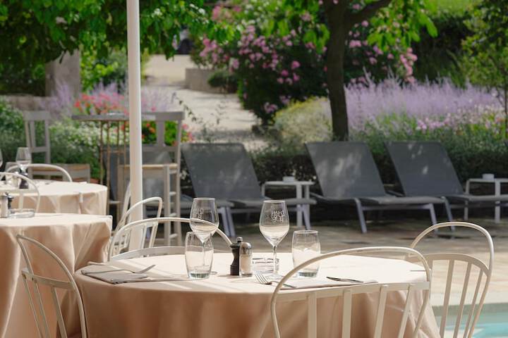 Dining 48 of 71