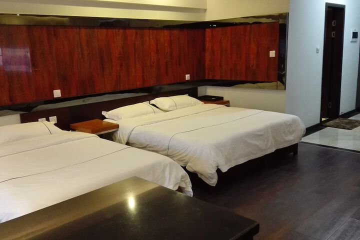 Room 7 of 26