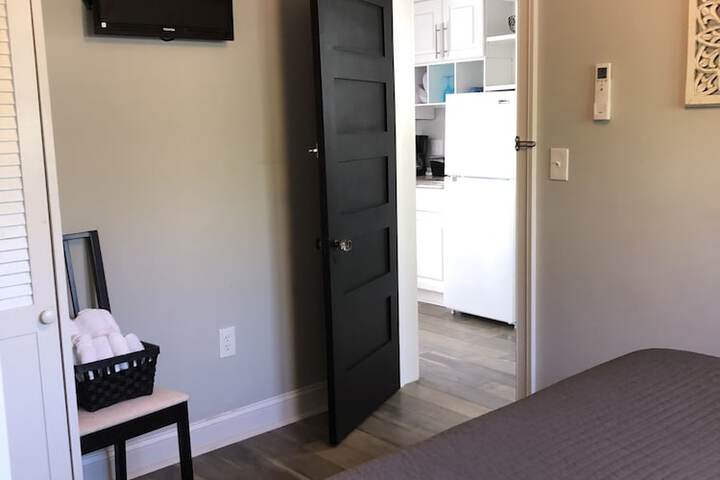 Room 3 of 74