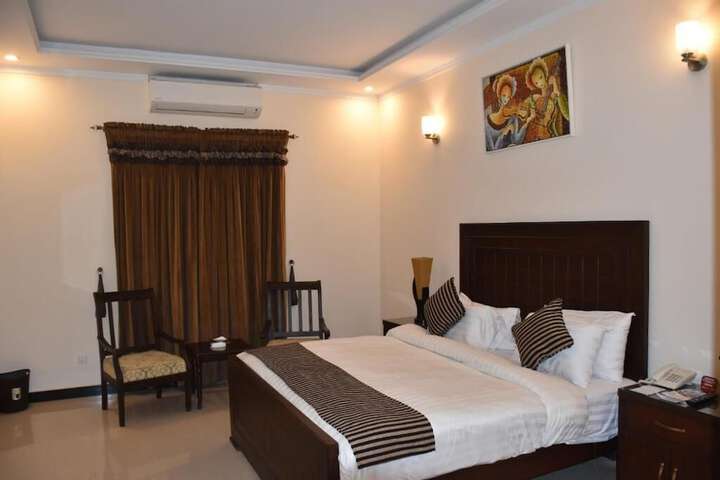 Room 3 of 21