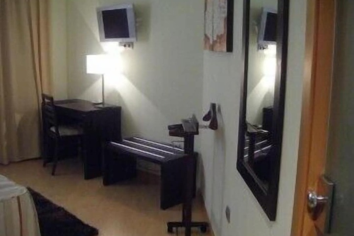 Room 21 of 50