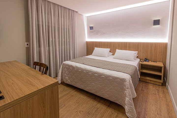 Room 10 of 40
