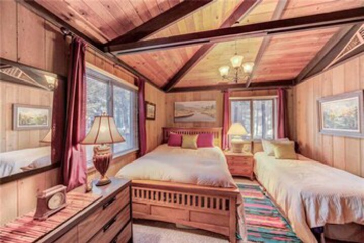 Room 12 of 12
