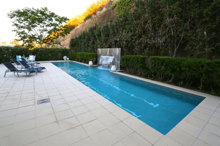 Pool 23 of 42