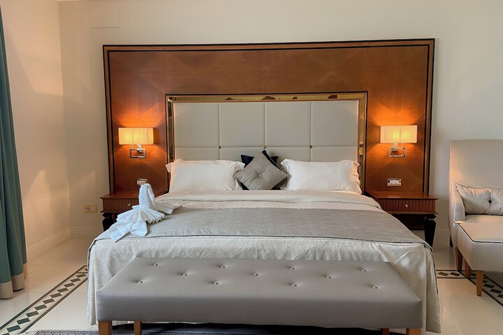 Room 11 of 125