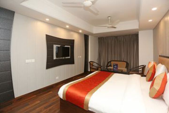 Room 12 of 31