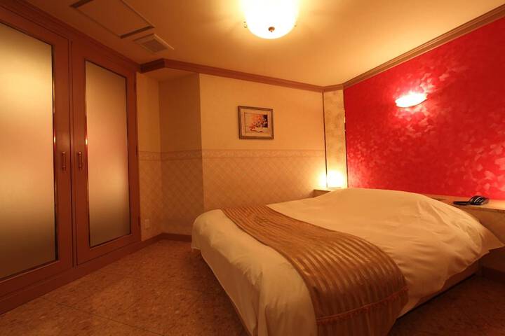Room 9 of 14