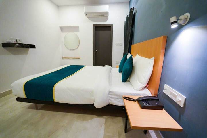 Room 7 of 18
