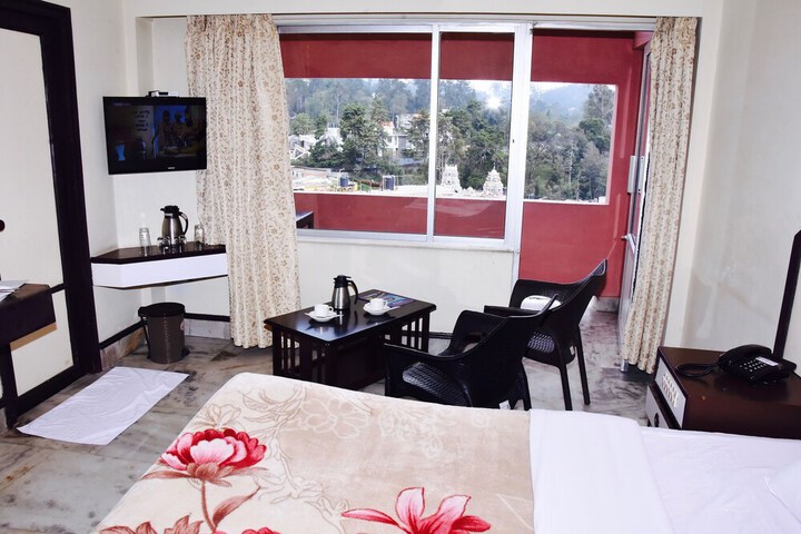 Room 11 of 24