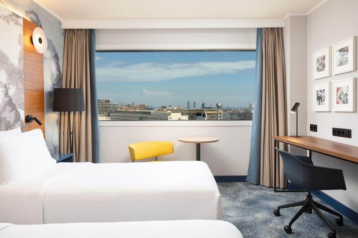 Room 32 of 119