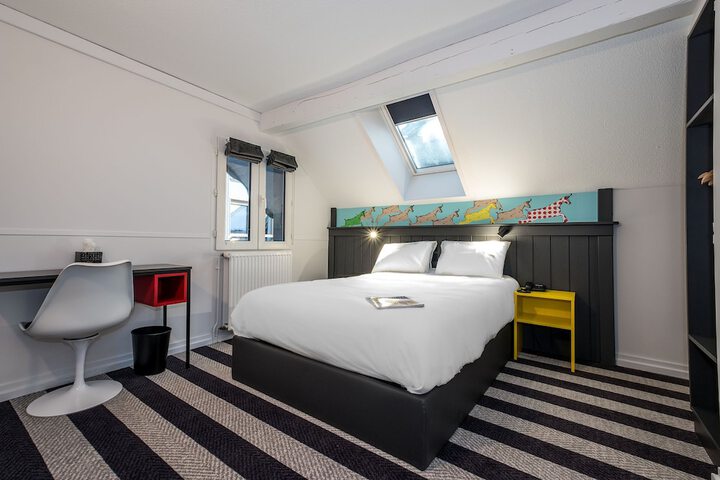 Room 9 of 39