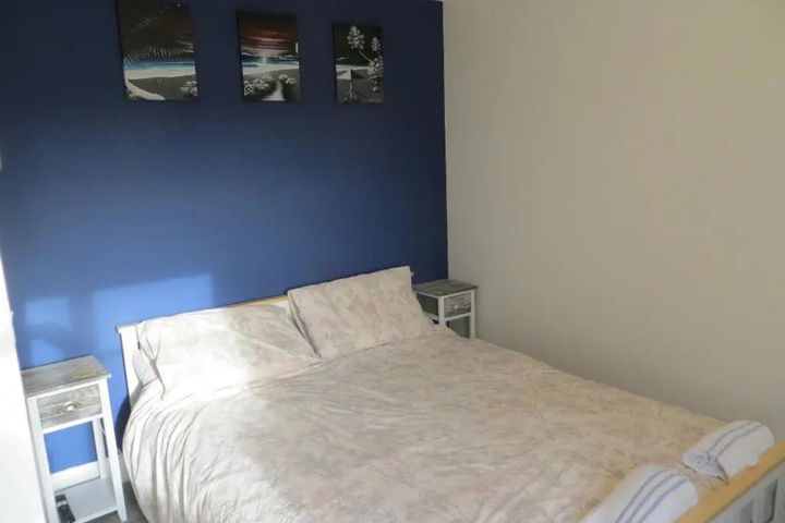 Room 4 of 11