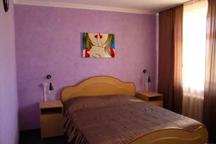 Room 5 of 13