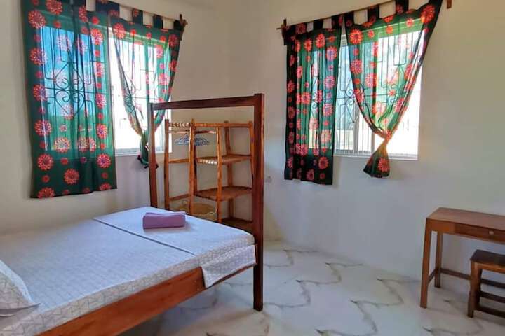 Room 3 of 48