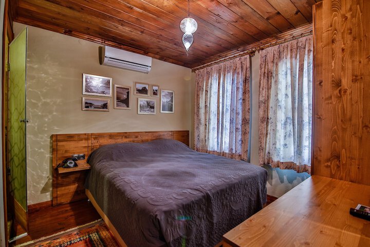 Room 9 of 47