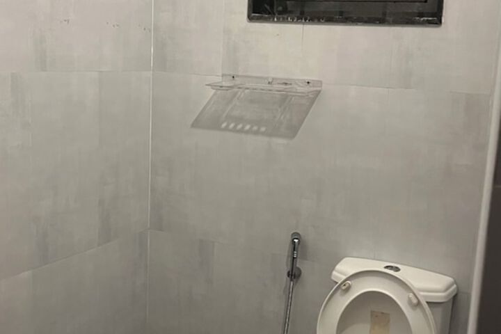 Room 8 of 14