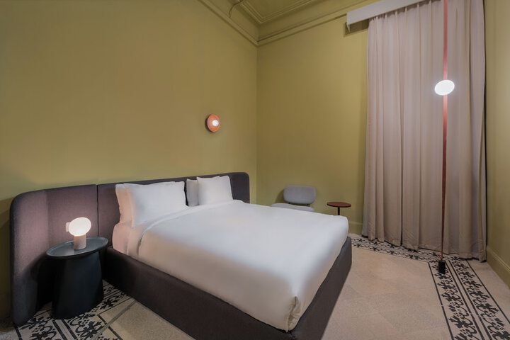 Room 16 of 24
