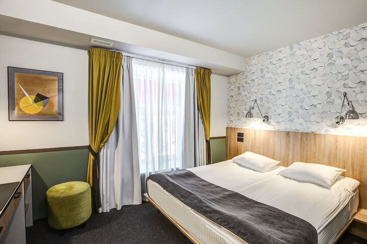 Room 21 of 47