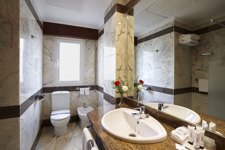 Bathroom Interior Photo