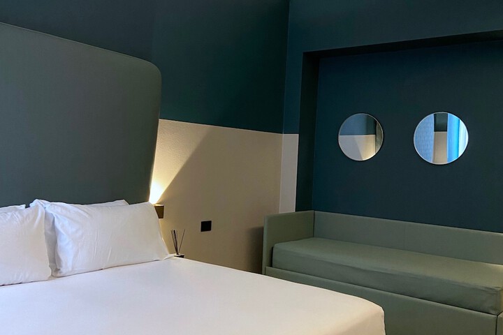 Room 7 of 30
