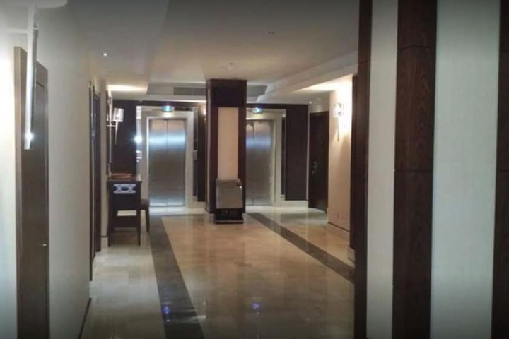 Ballroom/Hall 31 of 38