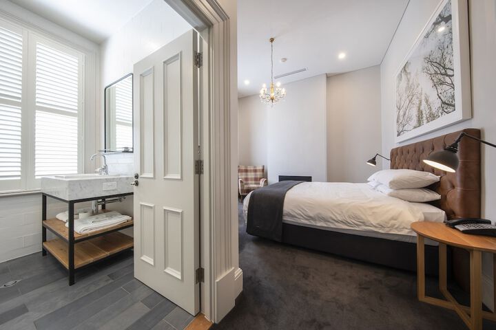 Room 9 of 24