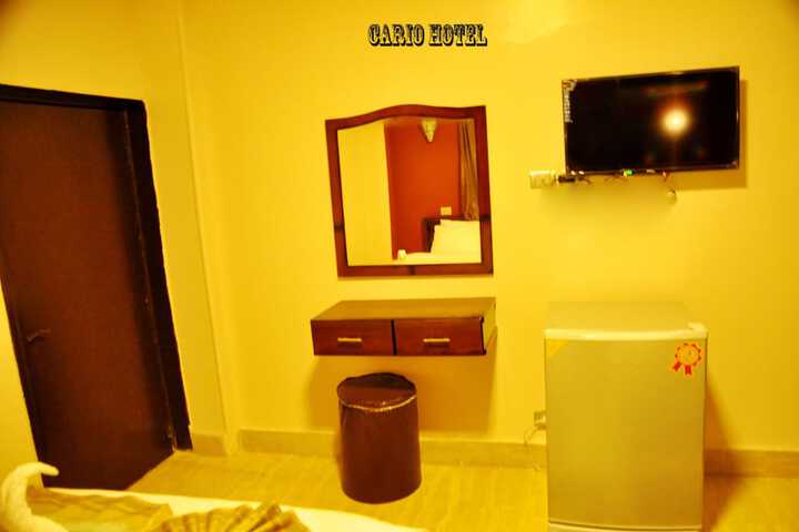 Room 9 of 38
