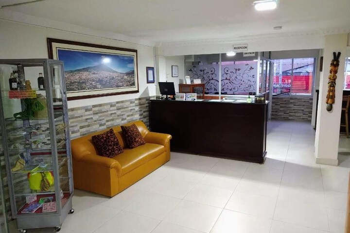 Check-in/check-out kiosk