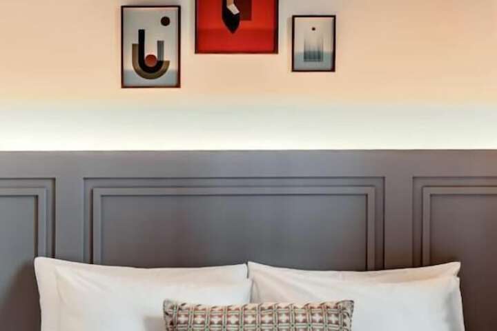 Room 21 of 42
