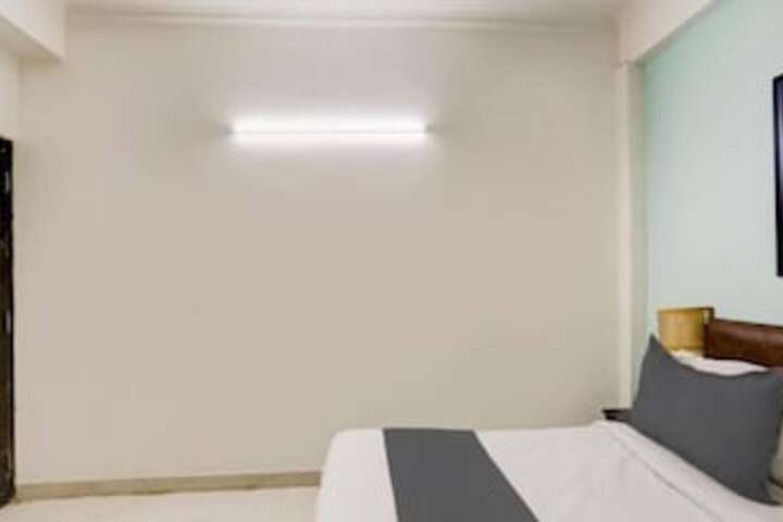 Room 1 of 6