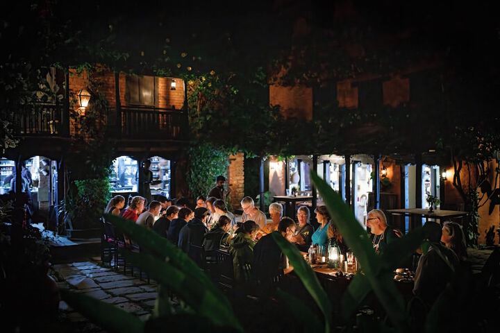 Dining 28 of 53