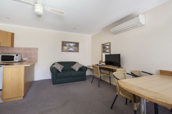 Room 13 of 64